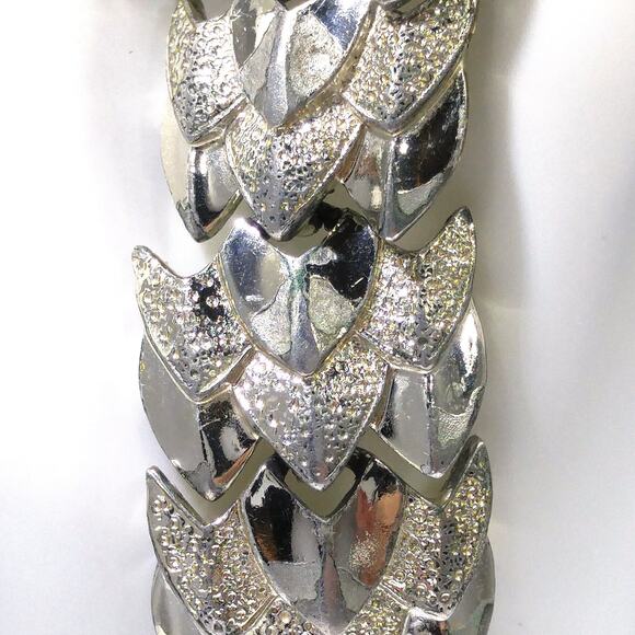 Vintage Coro 1950s Gold Tone Wide Link Bracelet, Textured Smooth Links - Picture 2 of 10